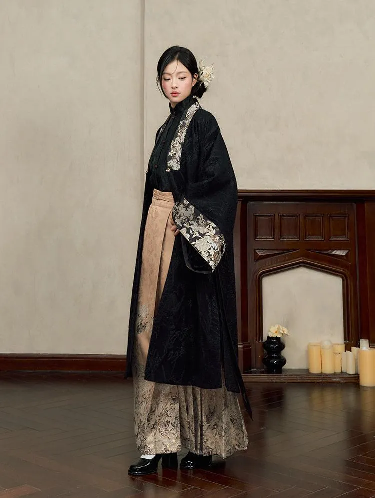 Butterfly Seeking Wind 蝶寻风序 Modernized Ming Duijin Pi Ao Coat & Mamian Skirt Set