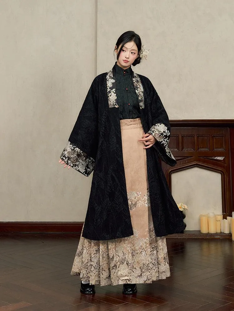 Butterfly Seeking Wind 蝶寻风序 Modernized Ming Duijin Pi Ao Coat & Mamian Skirt Set