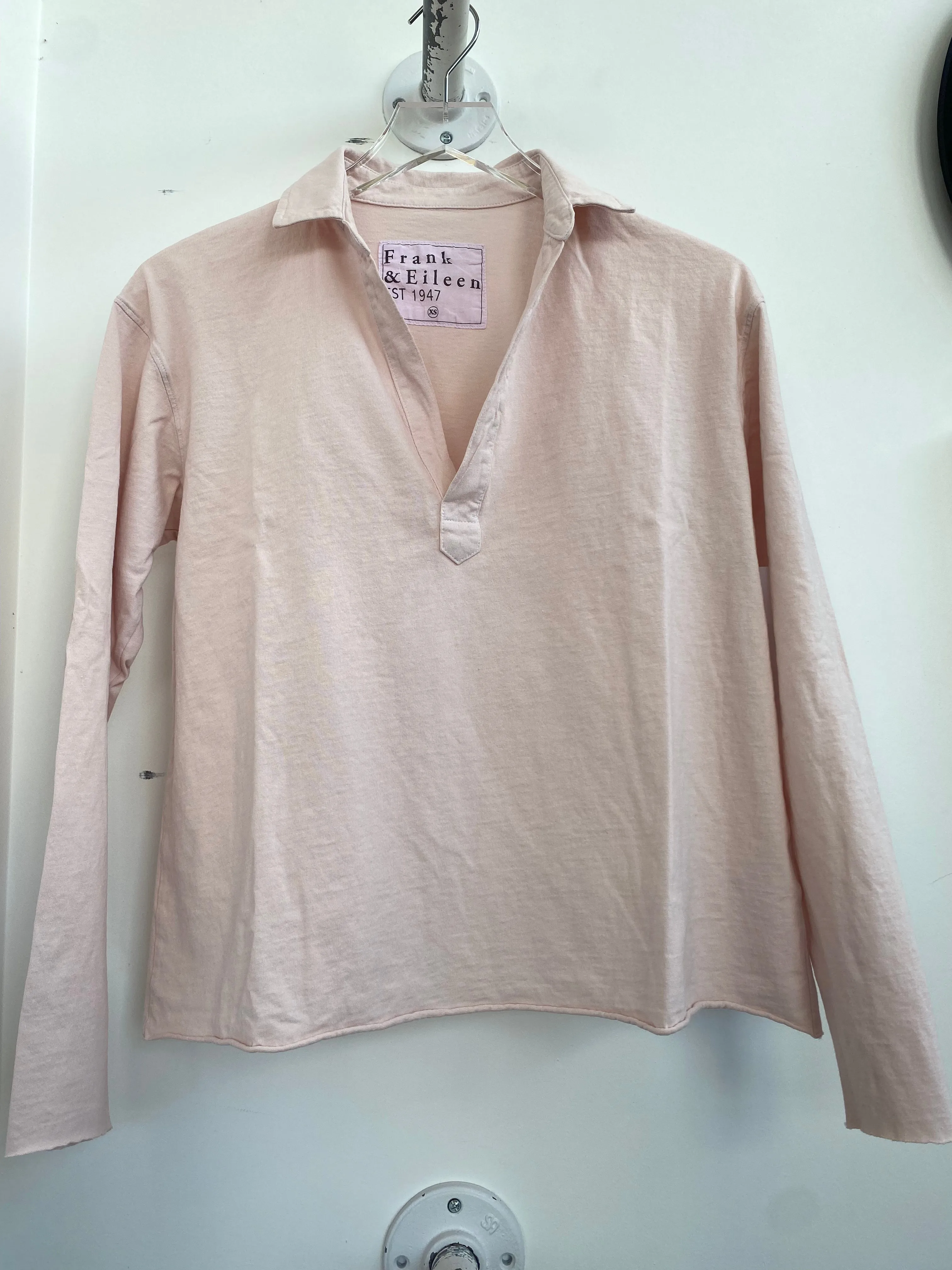 Frank & Eileen - Popover Henley in Vintage Rose