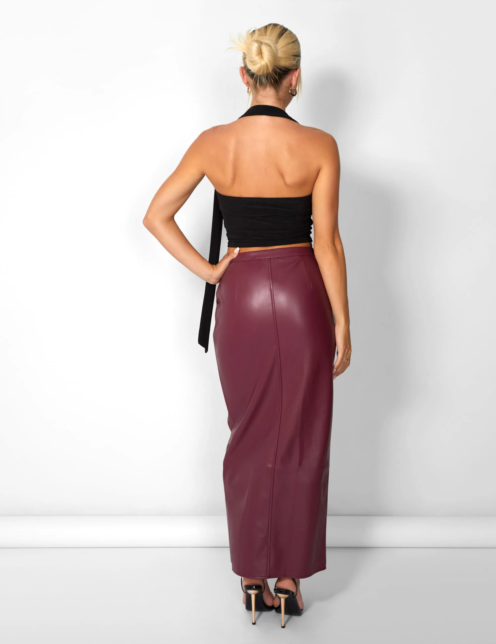 Kaiia Leather Look Maxi Skirt in Burgundy