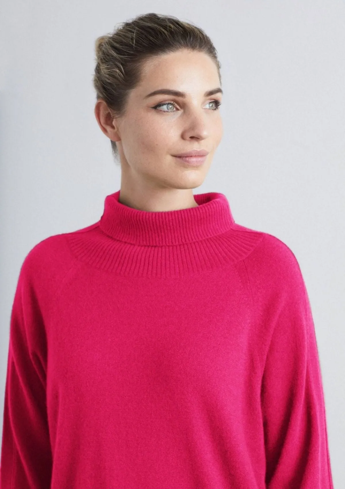 Polo Neck Cashmere Sweater in Cherry