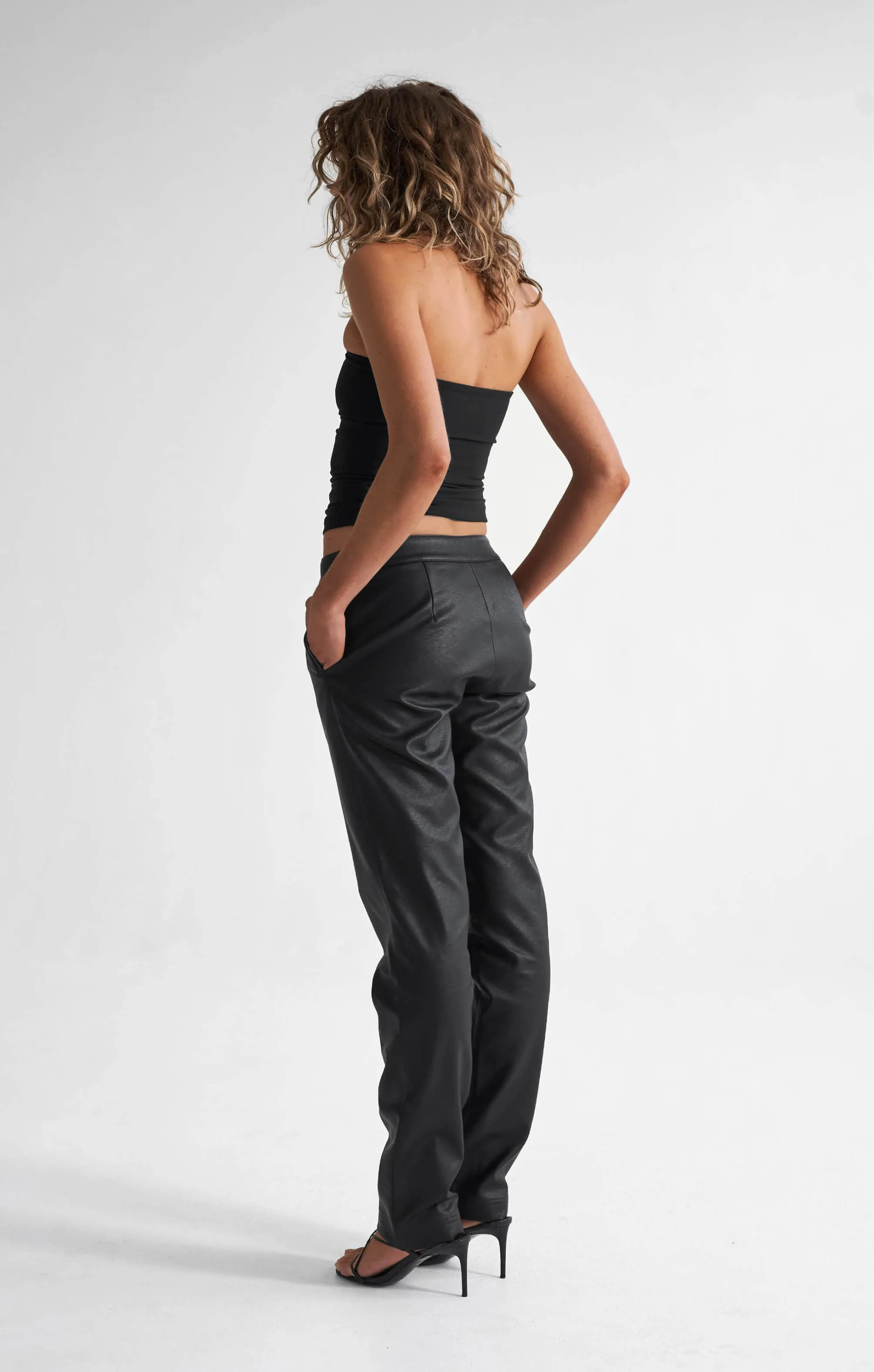 THE PEBBLED™ VEGAN LOW RISE PANT