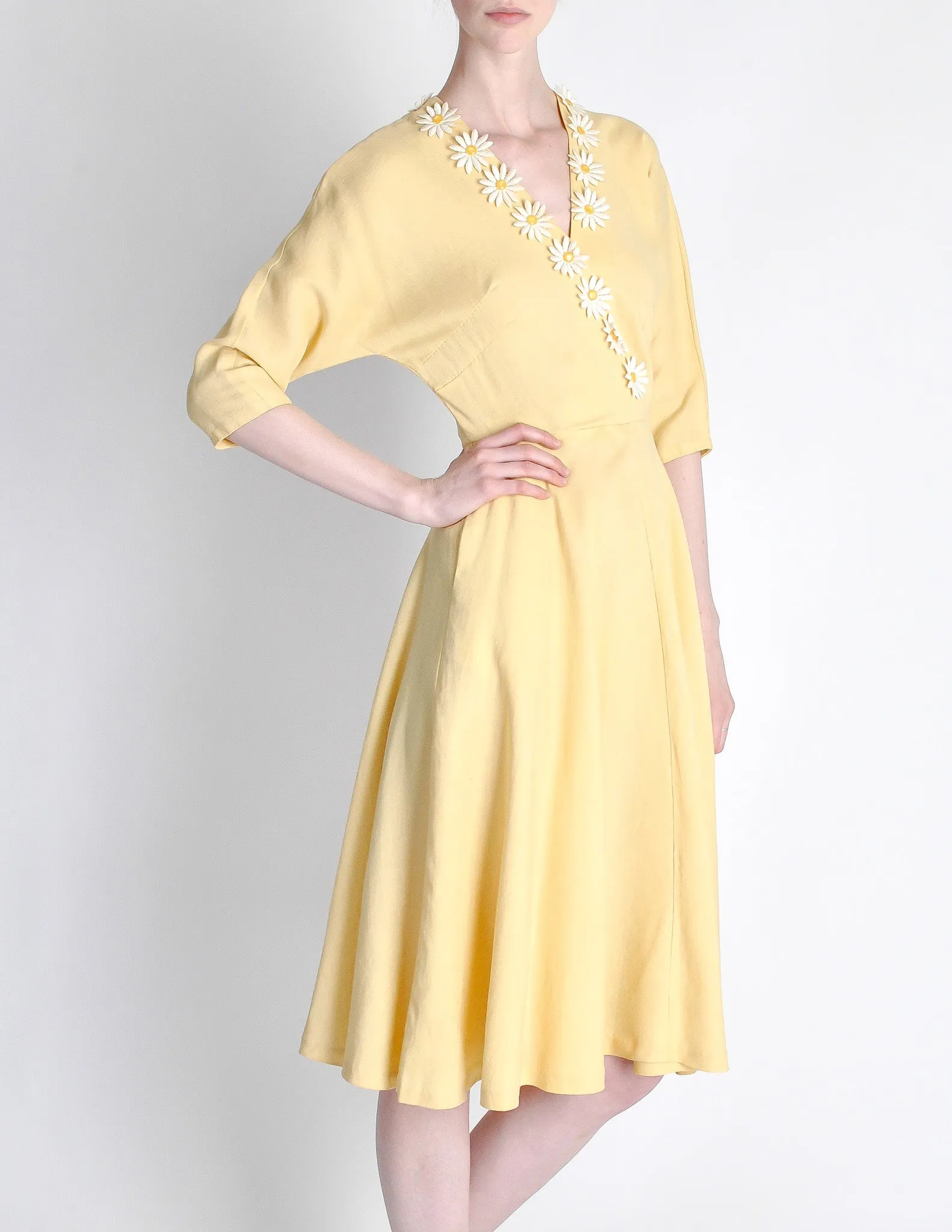 Vintage 1940s Yellow Linen Daisy Dress